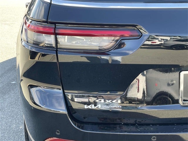 2022 Jeep Grand Cherokee L Laredo