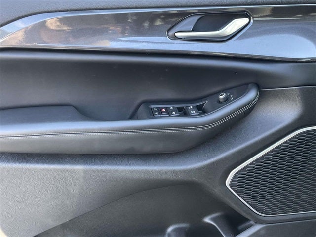 2022 Jeep Grand Cherokee L Laredo