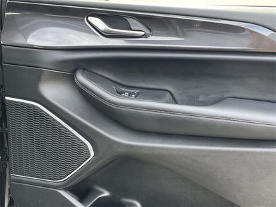 2022 Jeep Grand Cherokee L Laredo