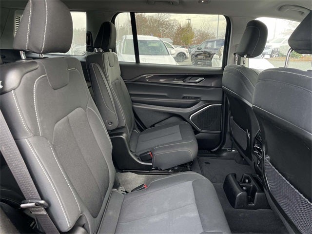 2022 Jeep Grand Cherokee L Laredo