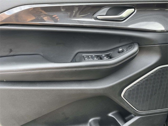 2022 Jeep Grand Cherokee L Laredo