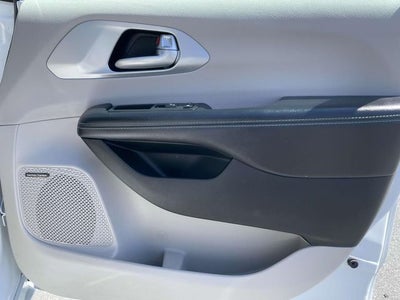 2018 Chrysler Pacifica Hybrid Limited