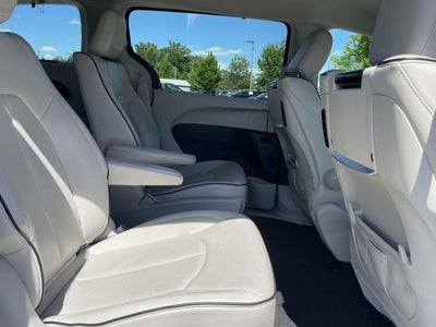 2018 Chrysler Pacifica Hybrid Limited