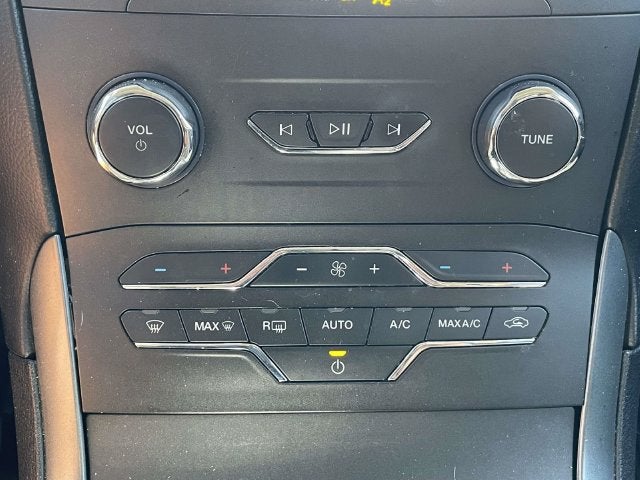 2020 Ford Edge SE
