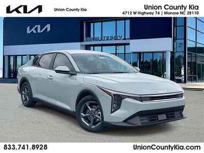 2026 Kia K4 LXS