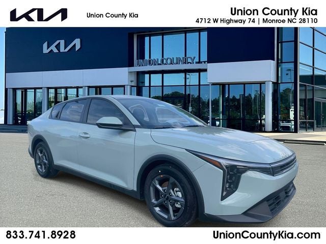 2026 Kia K4 LXS AT's photo