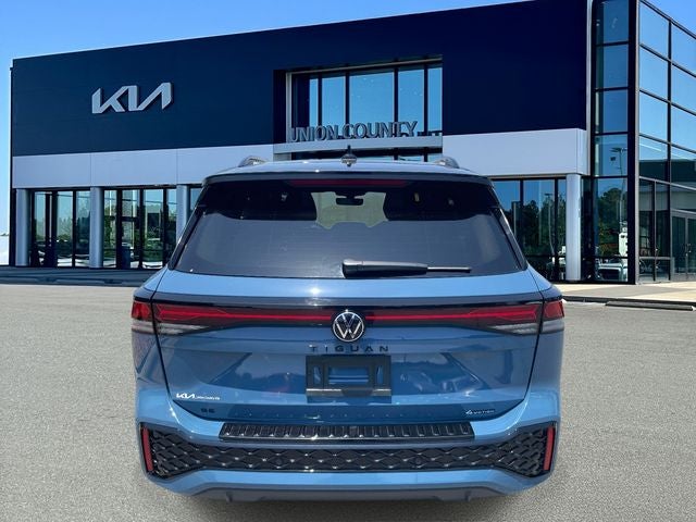 2025 Volkswagen Tiguan 2.0T SE R-Line Black