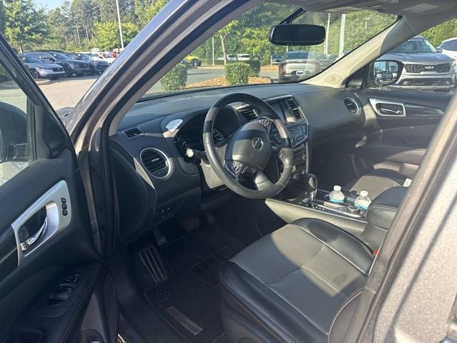 2020 Nissan Pathfinder SL