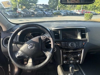 2020 Nissan Pathfinder SL