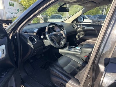 2017 Nissan Pathfinder SL