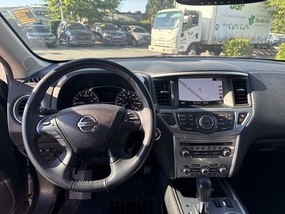2017 Nissan Pathfinder SL