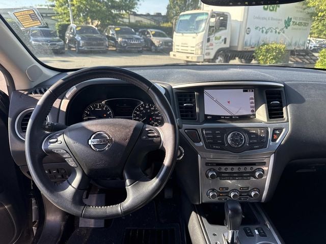 2017 Nissan Pathfinder SL