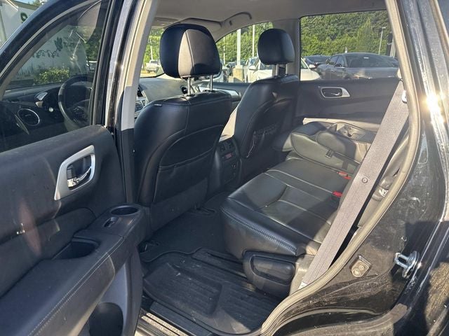 2017 Nissan Pathfinder SL
