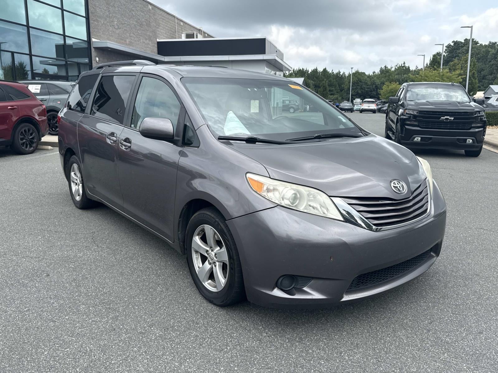 2017 Toyota Sienna LE 8 Passenger