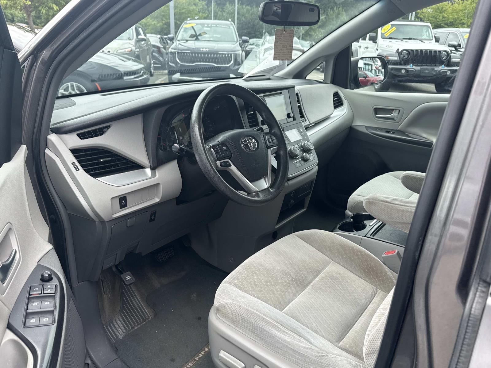 2017 Toyota Sienna LE 8 Passenger