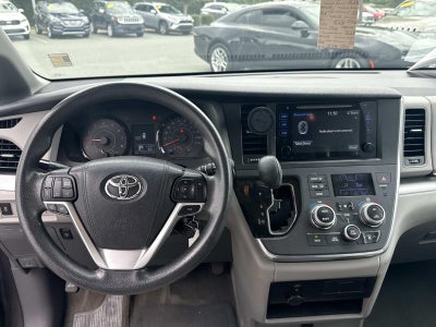 2017 Toyota Sienna LE 8 Passenger
