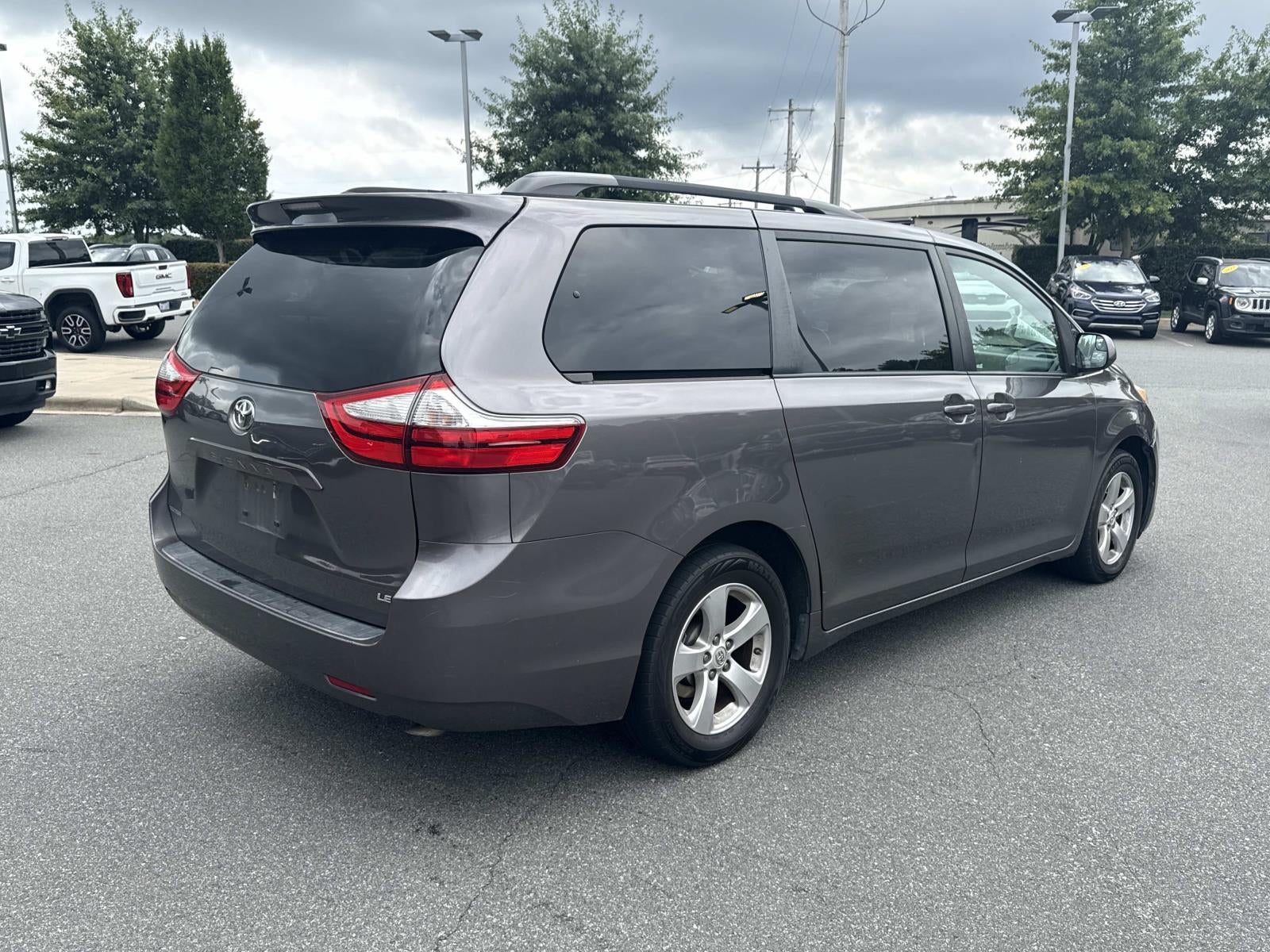 2017 Toyota Sienna LE 8 Passenger