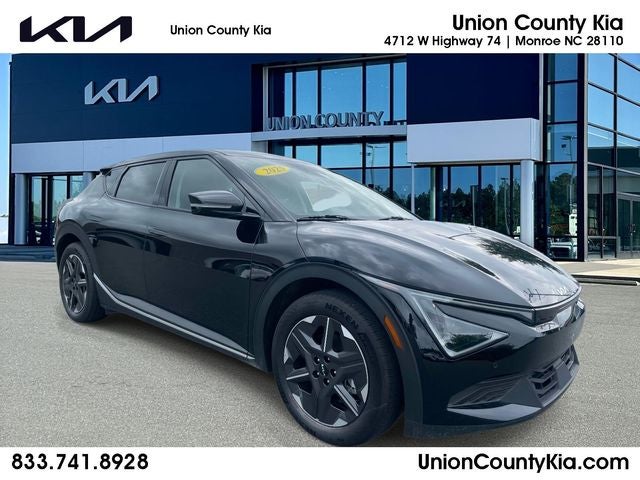 2025 Kia EV6 Light L/R's photo