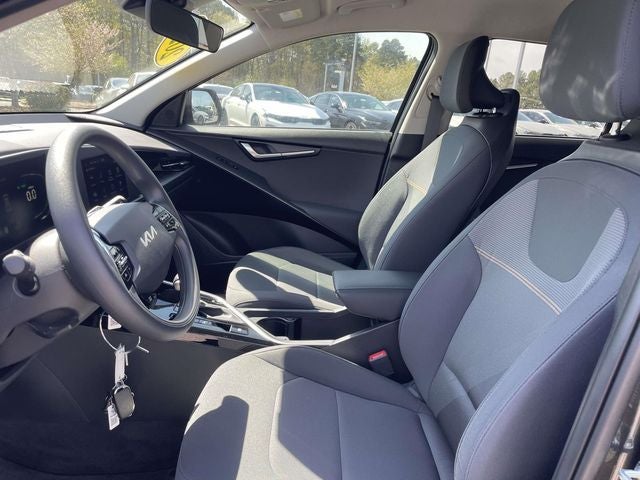 2023 Kia Niro LX