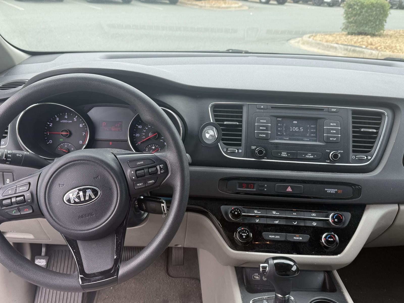 2017 Kia Sedona LX