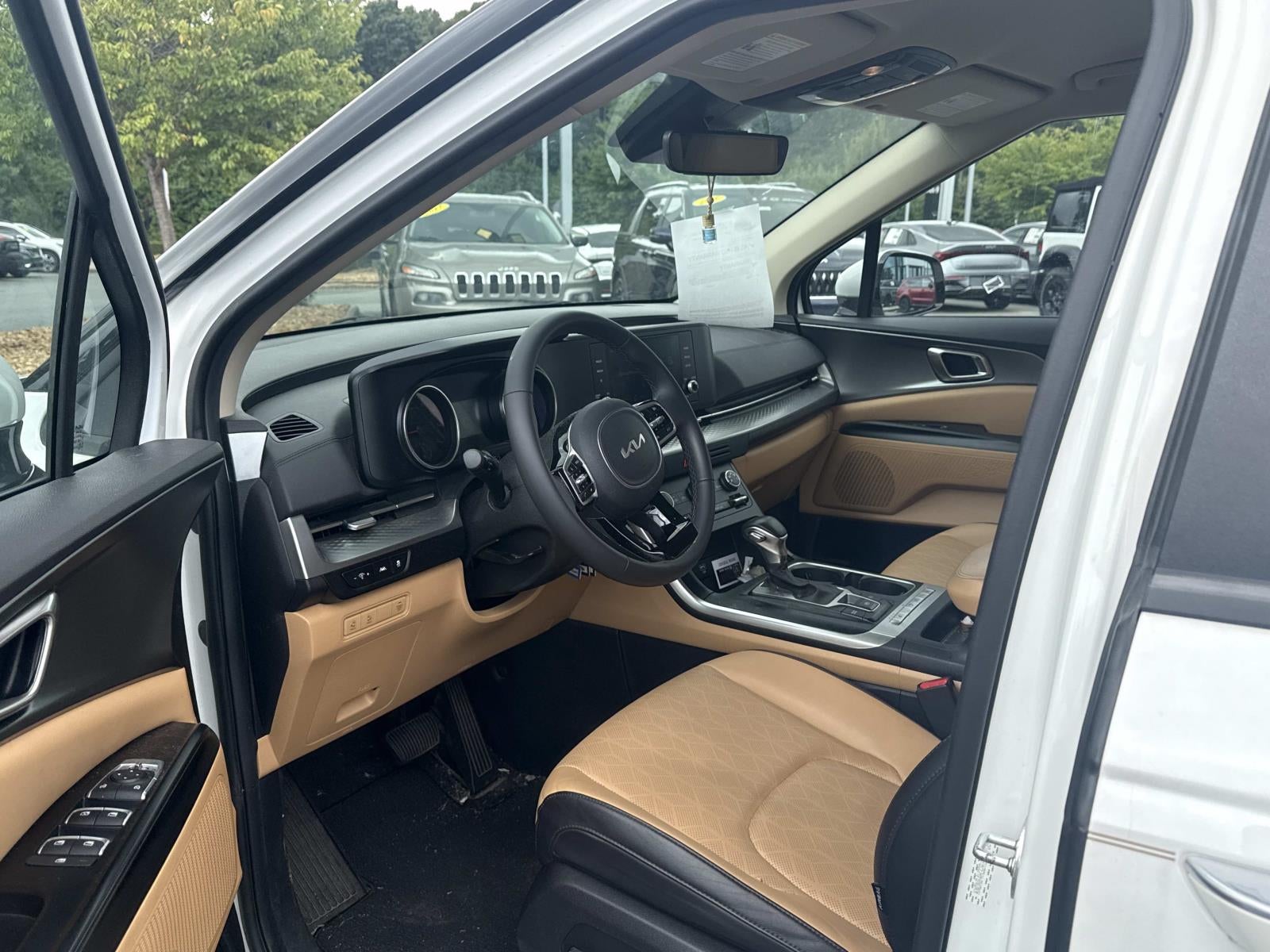 2024 Kia Carnival LX