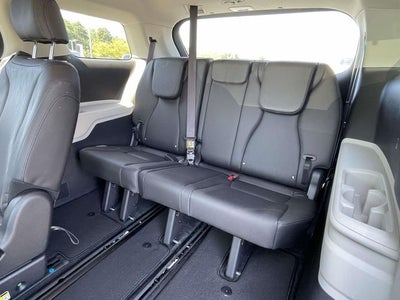 2024 Kia Carnival LX