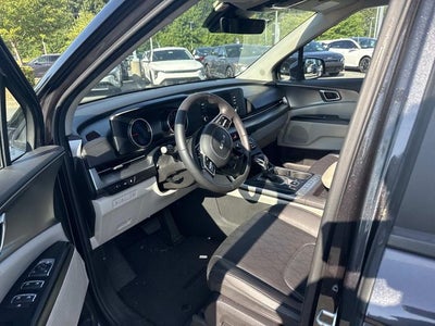 2023 Kia Carnival LX Seat Package