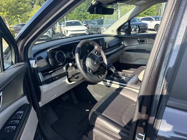 2023 Kia Carnival LX Seat Package