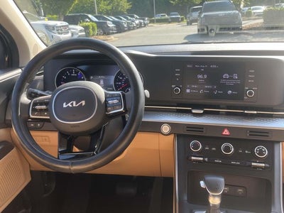 2024 Kia Carnival LX
