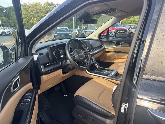 2024 Kia Carnival LX