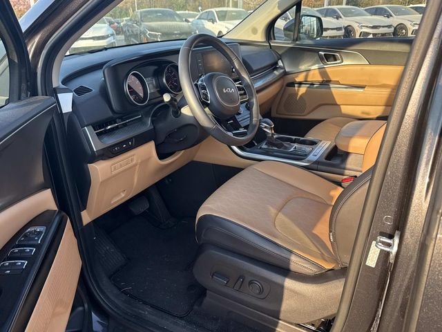 2024 Kia Carnival LX