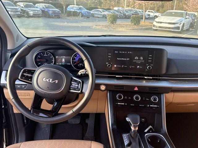 2024 Kia Carnival LX
