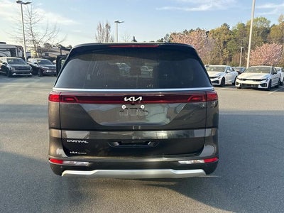 2024 Kia Carnival LX