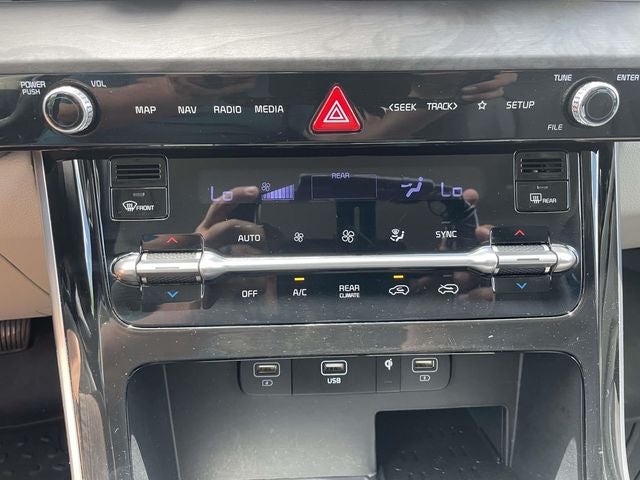 2024 Kia Carnival EX