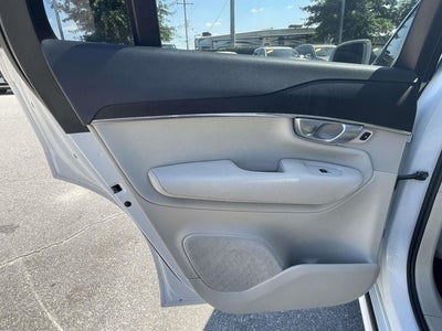 2020 Volvo XC90 T5 Momentum