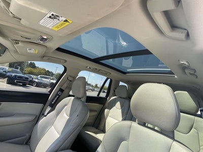 2020 Volvo XC90 T5 Momentum