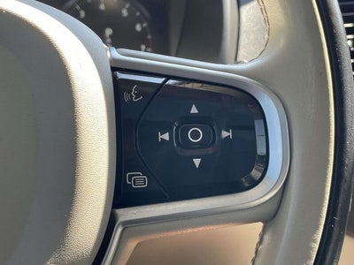 2020 Volvo XC90 T5 Momentum